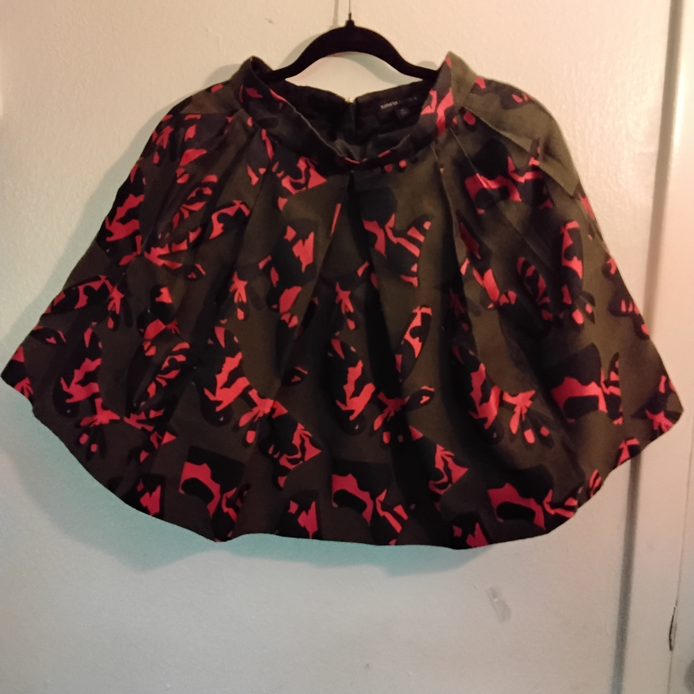 Banana Republic Pleated Skirt Size 0 | Bold Abtract Print | High-waisted chik